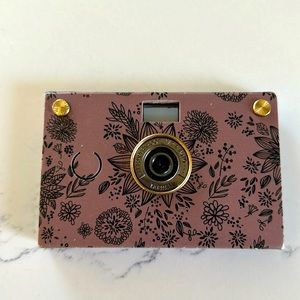 Papershoot camera